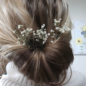 Gypsophila Hair Pins. Bridal Hair Ideas. White Wedding. Hair Pins. Prom Flowers. Wedding Flowers. Babys Breath Pins. Hair Accessory. Bild 2