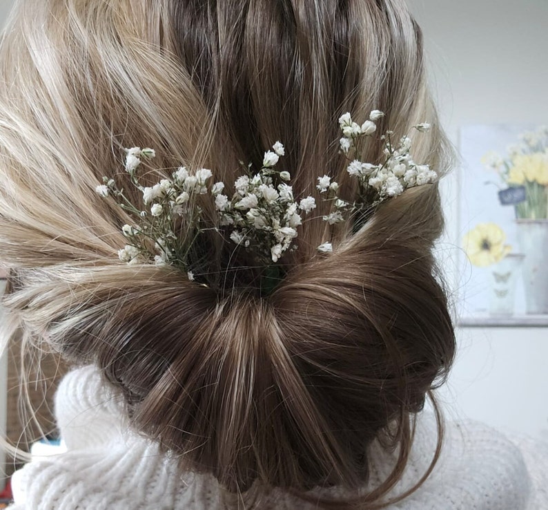 Gypsophila Hair Pins. Bridal Hair Ideas. White Wedding. Hair Pins. Prom Flowers. Wedding Flowers. Babys Breath Pins. Hair Accessory. Bild 2