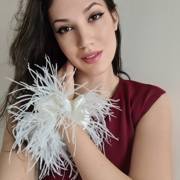 Ostrich Feathers Scrunchie/Luxury Satin Scrunchie/Party Accessory/Classy Scrunchie/Gift For Her/Unique Hair Tie/Bridesmaid Gift/Glam Fashion