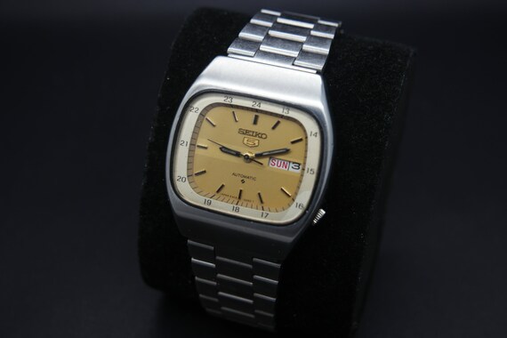 Rare Seiko 1970s Vintage Seiko 5 Automatic Day/Dat
