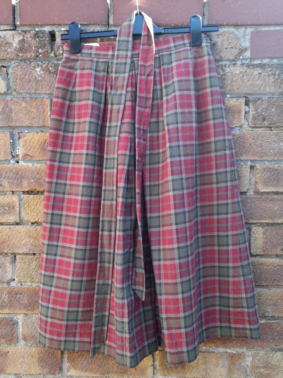 Vintage 1970s DAKS Red Check Skirt Made in Great B