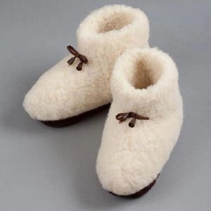 Snowy Women's Merino Wool Slipper Boots - Ladies Pure Sheep's Wool Slippers - Suede Leather Sole - Eco Friendly Warm House Booties