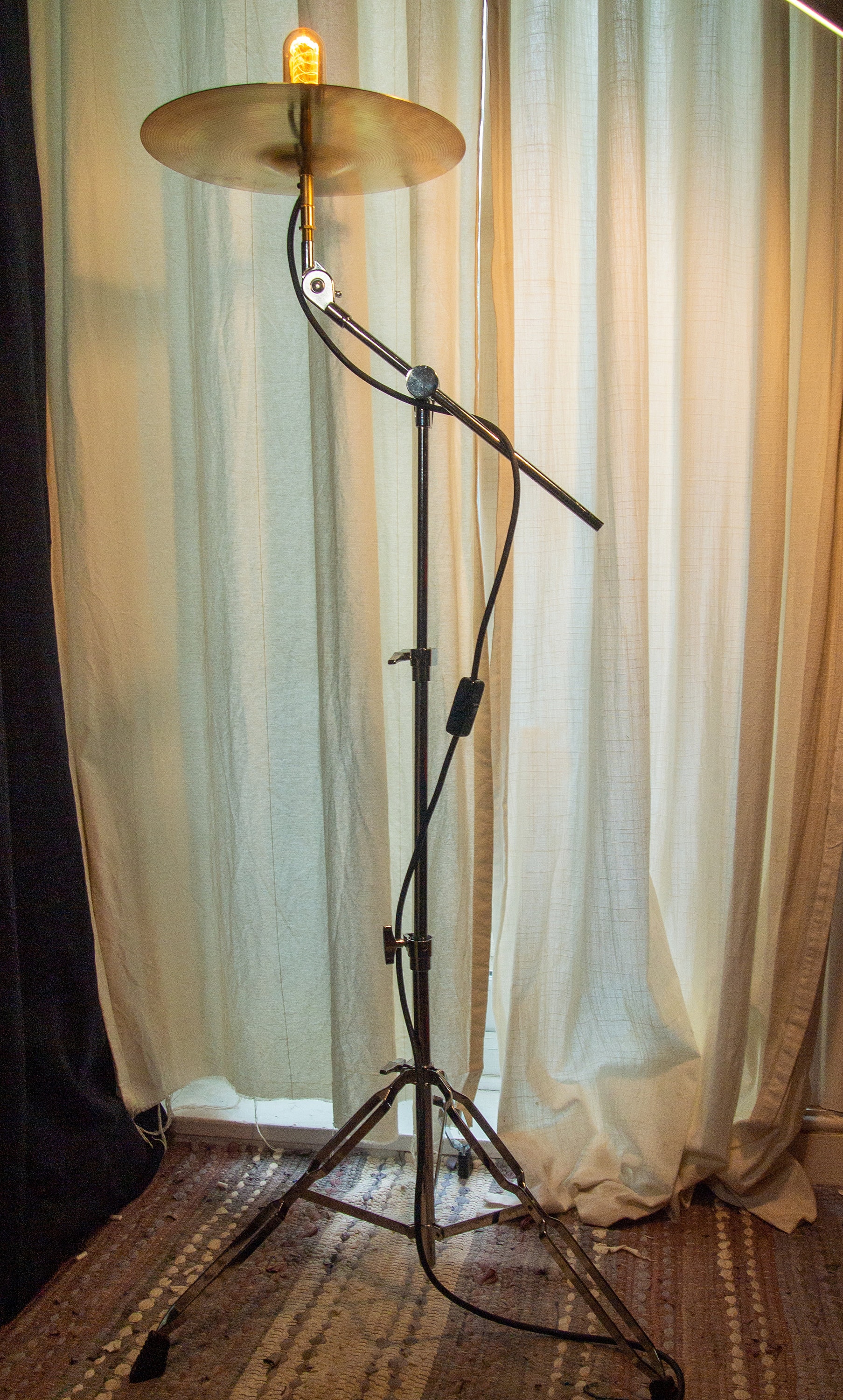 Cymbal Stand lamp a unique and versatile repurposed lamp Etsy.de