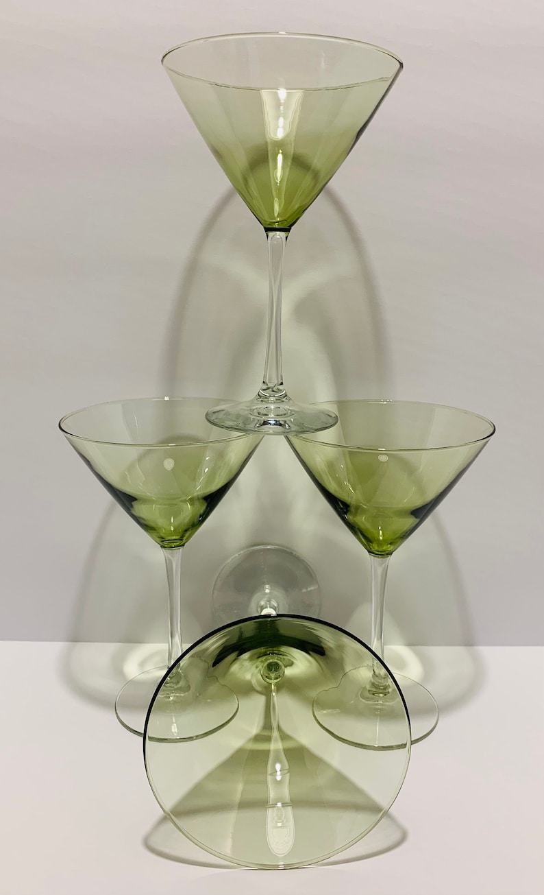 Kitchen & Dining Olive Green Bowl with Clear Stems Martini Glasses 2