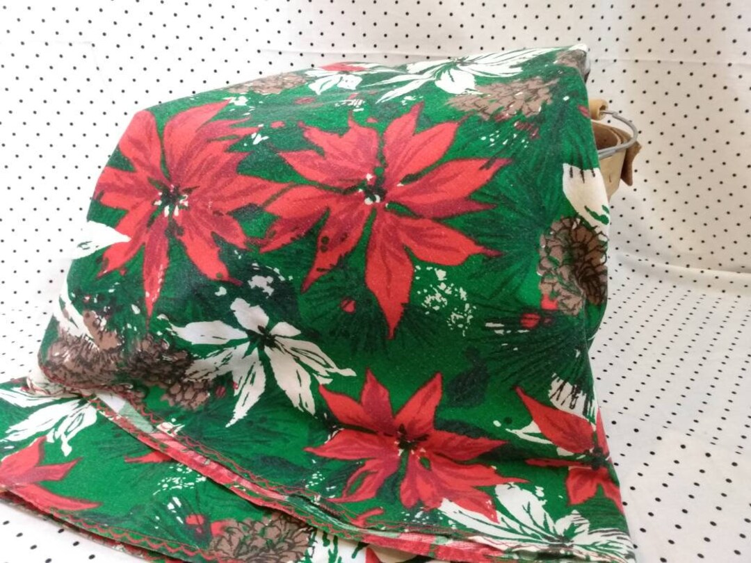 Vintage Round Christmas Tablecloth Red & White Poinsettias Etsy