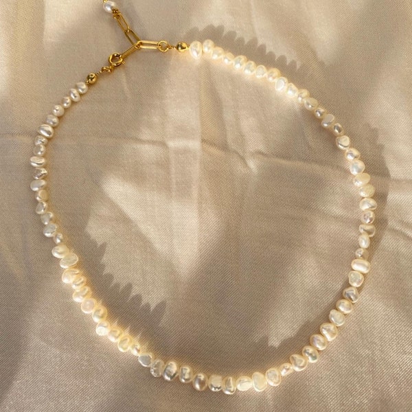 Small Pearl - Necklace