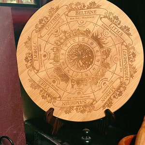 Wheel of the Year / Witches Calendar Bamboo Servingboard