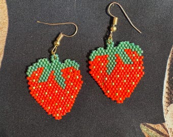 BRICK STITCH PATTERN - Cute Strawberry Earrings