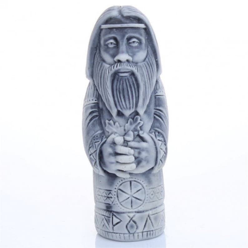 статуэтка рода. славянские статуэтки. старославянский бог род статуэтка. род бог славян статуэтка. фигурка рода.