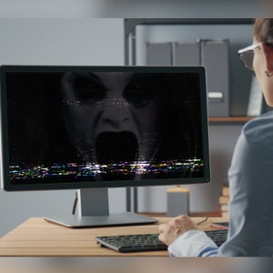 Computer Fehler Prank, Fun Büro-Streiche - Scary Ghost in Monitor-Bildschirm