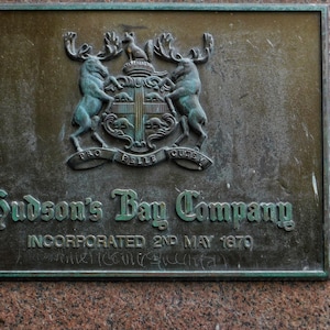 Placa histórica de la Bahía de Hudson - Tienda insignia de Queen Street, Toronto