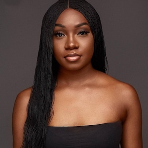Peluca trenzada, lista para enviar, hecha a mano, negra, con microtrenzas. Pelucas trenzadas para mujeres negras. Peluca senegalesa con frontal de mechones.