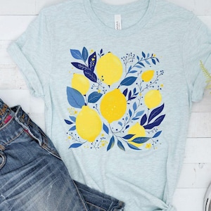 T-shirt boho citroen limoncello, T-shirt met abstracte Amalfikust bloemen, trendy zomerkleding, citrus capri-ontwerp, preppy citroencocktailshirt