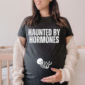 Halloween Maternity Skeleton Tee, Funny Pregnancy Announcement 2025, Spooky Season Pregnant Costume, New Mommy Tee for Fall Mamas to Be Gift