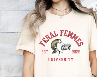 Presente de camisa Feral, camiseta feminina Feral Era, presente de melhor amiga, camiseta sarcástica, camiseta Feral Moms Social Club, mãe Feral, alguém Feral Wife Friend