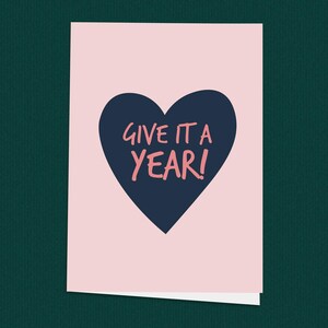Geef het een jaar! Trouwkaart, verlovingskaarten, ideeën voor huwelijkscadeaus, pas getrouwd stel, wenskaart, gefeliciteerd