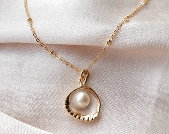 24k gold plated handmade pearl seashell beaded necklace/clam shell/minimalist/dainty jewellery/non-tarnish/layering jewellery/gift idea