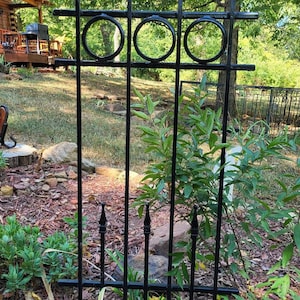 Yard/Garden Trellis: with Rings and Sub-Pickets