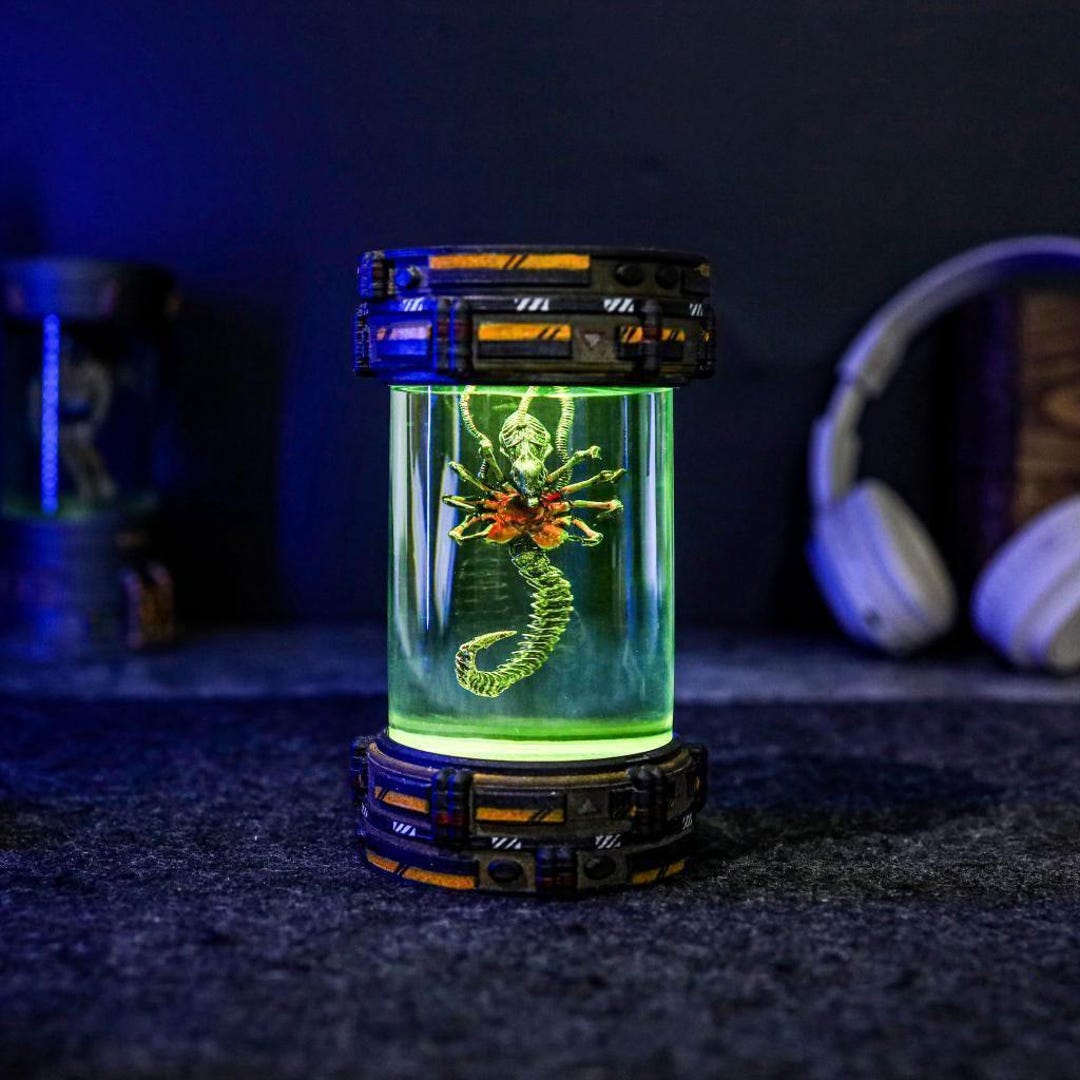 Alien Xenomorph Biolab Night Lamp, Sci-fi Horror Resin Art Lamp, Gaming ...