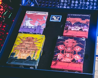 Cyberpunk Mythos Spielkarten Collector's Box 20+ Fabelwesen Cyborgs Neonfarben futuristisch gepixelt Ultramodernes fiktives Universum