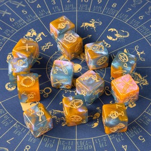 Dadi dei Tarocchi Ragnarok "Amore Crepuscolare" Accessori per la Divinazione Ispirati alla Mitologia Norrena Lettura del Cartomanzia Oggetti da Collezione Fatti a Mano
