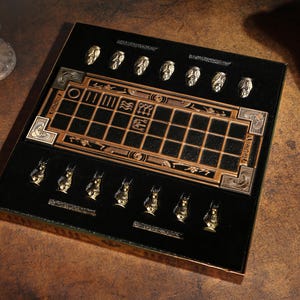 Senet: Ancient Egyptian Board Game (Instruction Included)
