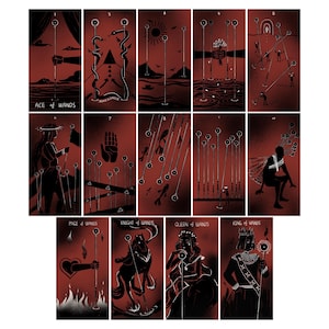 Puede incluir: Un conjunto de cartas del tarot con un fondo rojo e ilustraciones en negro. Las cartas presentan varias im&aacute;genes simb&oacute;licas, incluyendo figuras, varitas y cuerpos celestes. El texto en las cartas incluye "ACE of WANDS", "PAGE of WANDS", "KNIGHT of WANDS", "QUEEN of WANDS" y "KING of WANDS".