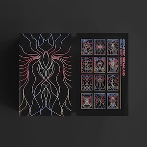 K&ouml;nnte beinhalten: Ein Schwarz-Wei&szlig;-Tarot-Deck mit geometrischen Mustern in Rosa, Blau und Gelb. Das Deck tr&auml;gt den Titel "Geometric Dreamland: Healing Tarot Journey".