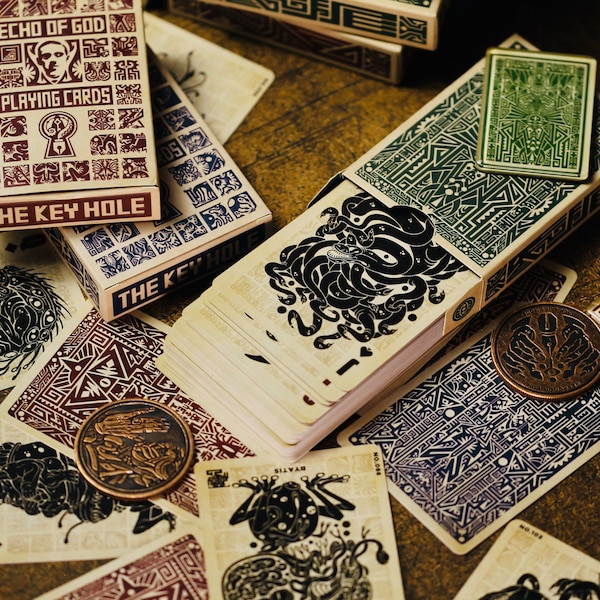 Hall of God Cthulhu Mythos Spielkarten 162 Exklusive Illustrationen Selbst Erfundene Runen Lovecraftian Pantheon Nyarlathotep Dagon R'lyeh