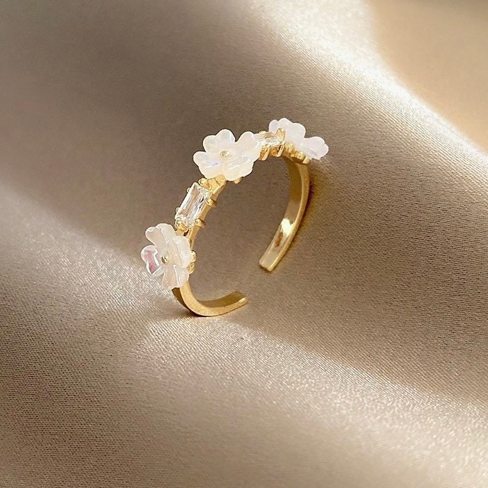Flower Ring Clover Leaf Ring Gold Crystal Ring Cherry - Etsy