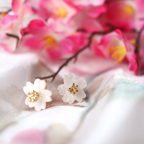 White Flower Earrings - Etsy