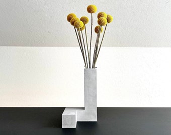 minimalistische Vase aus Beton