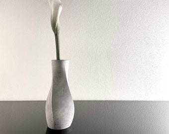 minimalistische Vase aus Beton