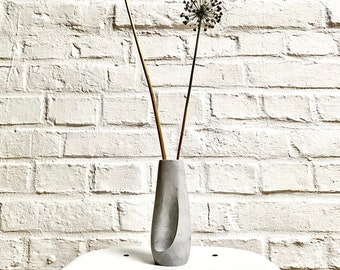 minimalistische Vase aus Beton
