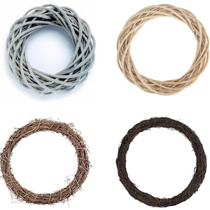 May include: Four different wreath forms made of natural materials. The wreaths are all circular and have a diameter of approximately 30 cm. The wreaths are made of different materials, including twigs, vines, and willow. The wreaths are all natural in colour, with shades of brown, grey, and beige.