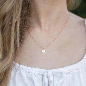 Tiny disc necklace