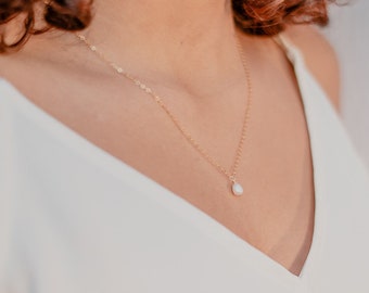 Gold Oval Pearl Drop Necklace for Women Dainty Pearl Necklace Freshwater Pearl Necklace Bridesmaids Gift Choker Pearl Necklace