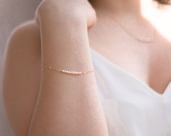 Pearl Bar Bracelet Delicate Beaded Bracelet Simple Pearl Bracelet Bridesmaid Gift Dainty Bracelet Wedding Gift Bridal Jewelry