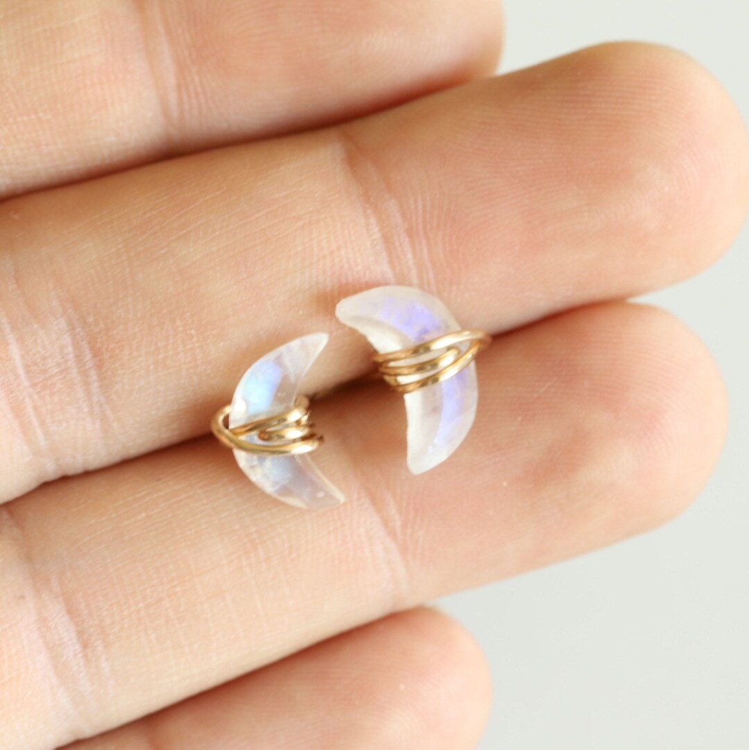 Rainbow Moonstone Studs, Rainbow Moonstone Earrings, Crescent Moon Earrings, June Birthstone, Rainbow Moonstone Crescent Post Earrings - Etsy Japan