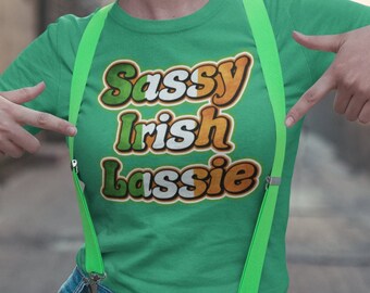 Freches irisches Lassie Kurzarm T-Shirt - Happy St. Patrick's Day! - Shirt aus 100% Baumwolle