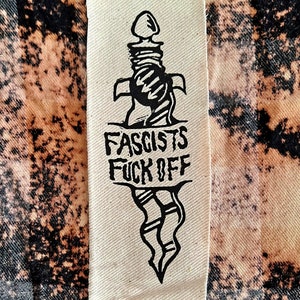 Fascisten Fuck Off dolkprint patch
