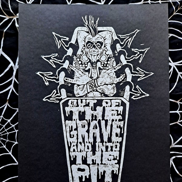 Out Of The Grave Chaos Zombie Art Pint