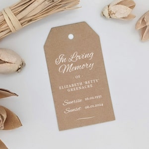 Gepersonaliseerde Memorial-schommeltags, bedrukt met de naam van een geliefde, zonsopgang, zonsondergang, cadeaukaartjes ter nagedachtenis, voor begrafenis of herdenking