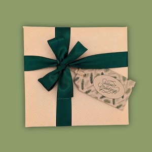 Étiquettes-cadeaux Kraft de voeux de saison, conception de fougères des bois, étiquettes de cadeau de Noël vertes et brunes, étiquettes de cartes de Noël rustiques et respectueuses de l'environnement