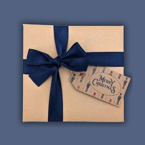 Marineblauwe notenkraker kerstcadeaulabels, gerecyclede kraft-cadeaulabels voor rustieke kerstcadeaus, marineblauw milieuvriendelijk rustiek kerstlabel