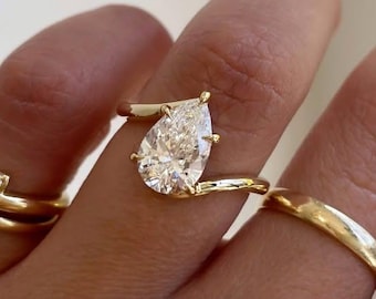 Pear Lab Diamond Sweeping Bypass Solitaire, 9K Yellow Gold 2.5MM Split Band Bridal Jewelry