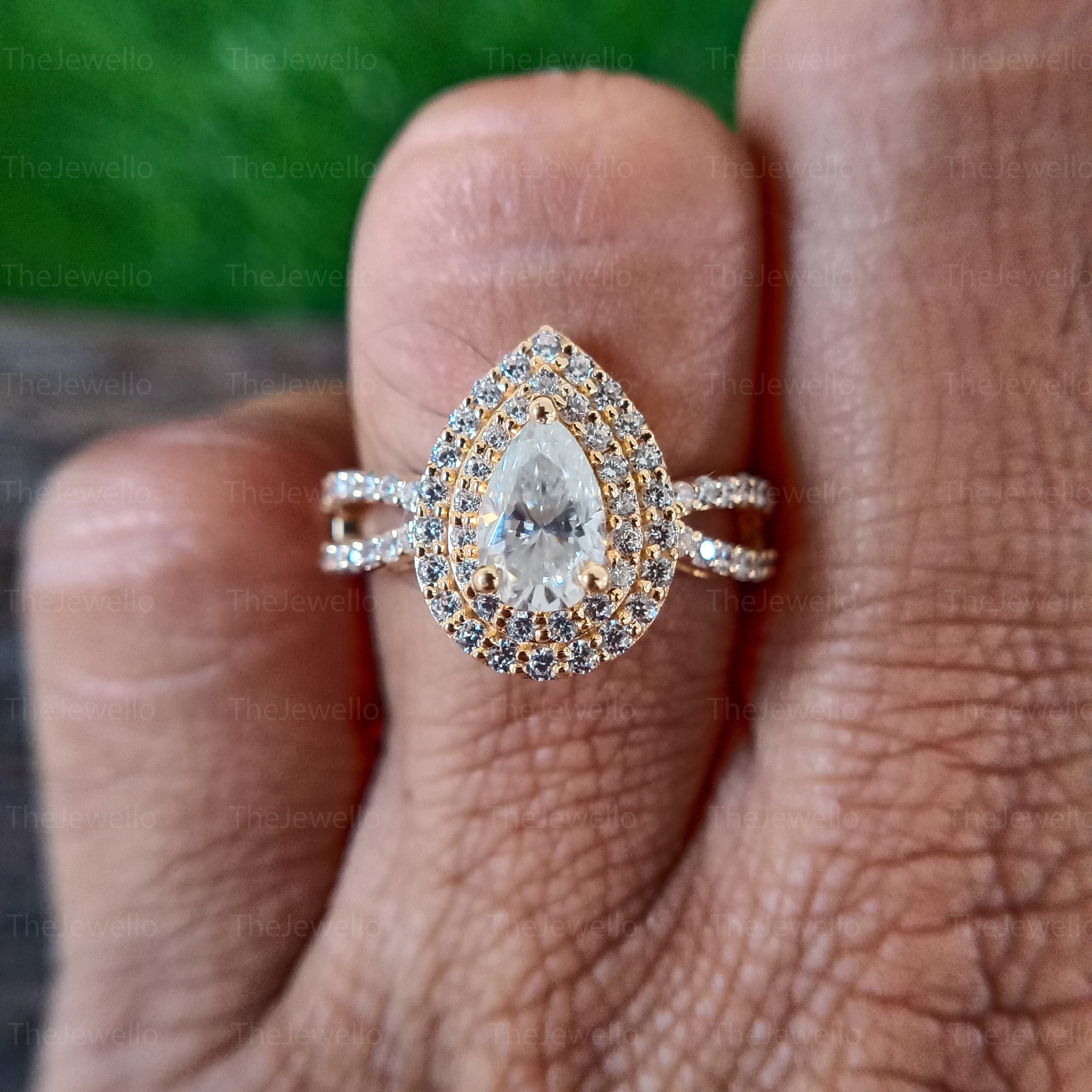 Yellow Gold Marquise Diamond Sunburst Diamond Ring CT Pear Cut