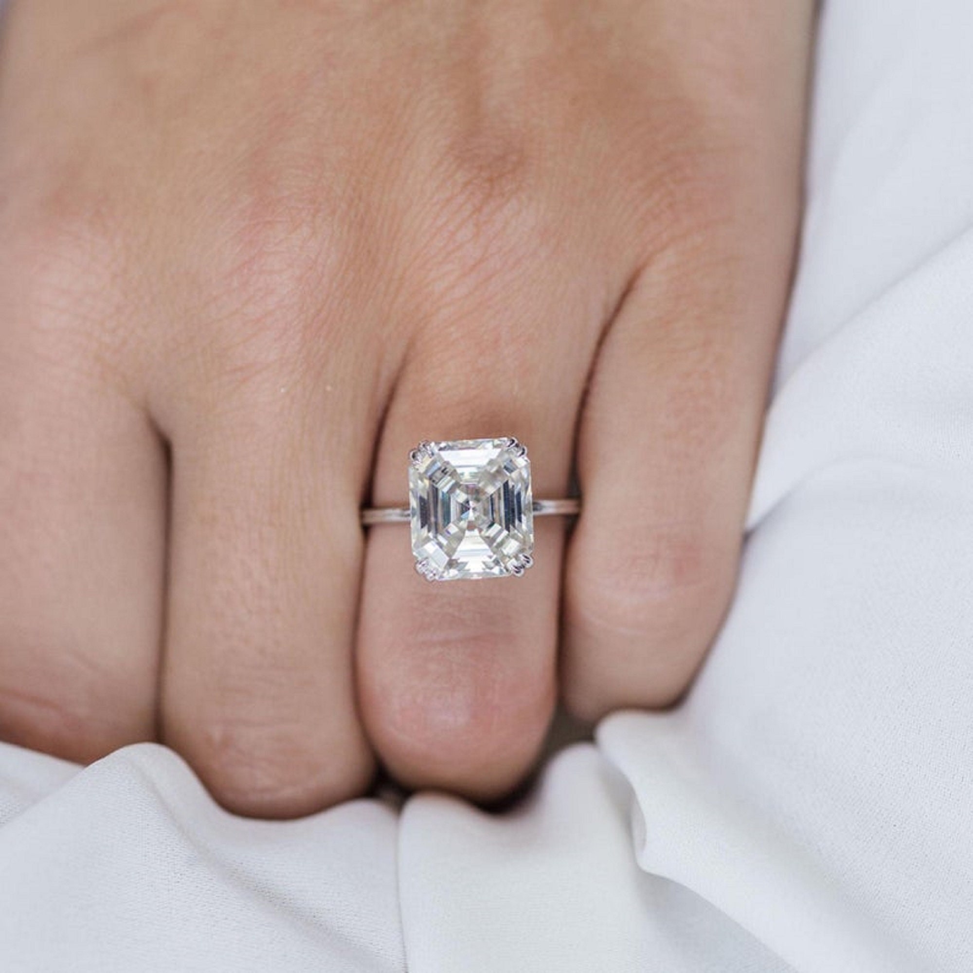 2.00 Carat Brilliant Cut Moissanite Sapphire Wedding Ring 14k White Gold Finish 2.00 Carat Brilliant Cut Moissanite Sapphire Wedding Ring 14k White Gold Finish