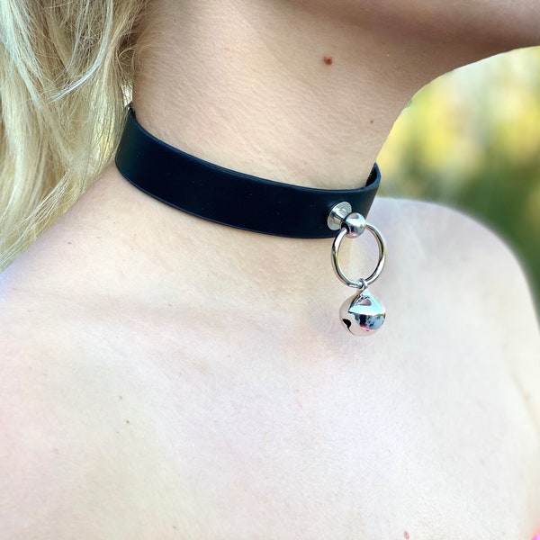 Choker de cloche en cuir, collier de cou, accessoires en cuir, choker noir en cuir, choker noir avec cloches, bracelet choker