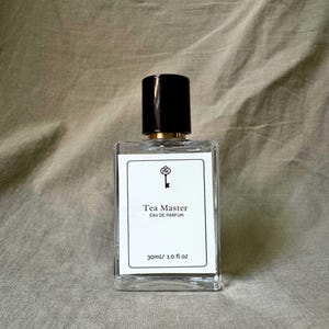 The Tea Master Perfume | Oolong & White Tea Scent, A Peach Musk Fragrance | Dark Academia, Tea Ceremony, Wabi Sabi Inspired Gift